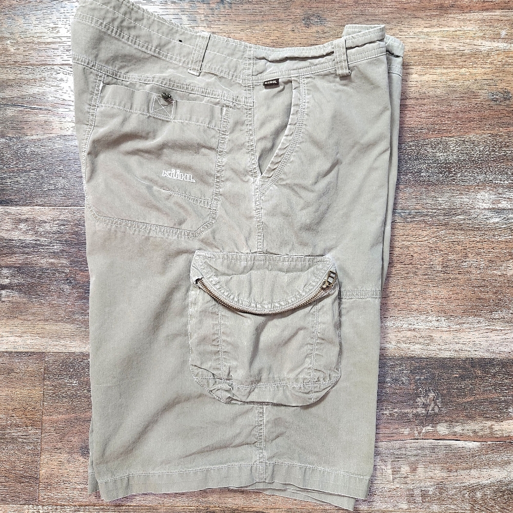 Unleash Your Adventure with KÜHL Ambush Cargo Shorts! Size 40 - Picture 6 of 13
